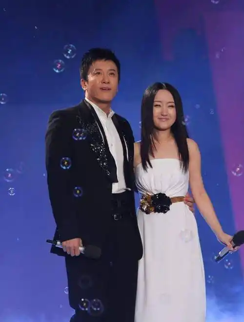 毛宁隐瞒多年的老婆终曝光,竟然是大家熟悉的她,难怪没娶杨钰莹