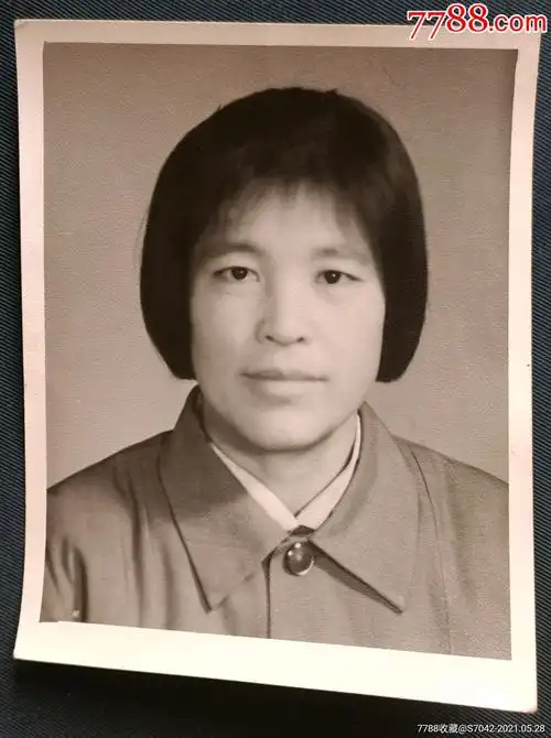 七十年代老照片美女半身照