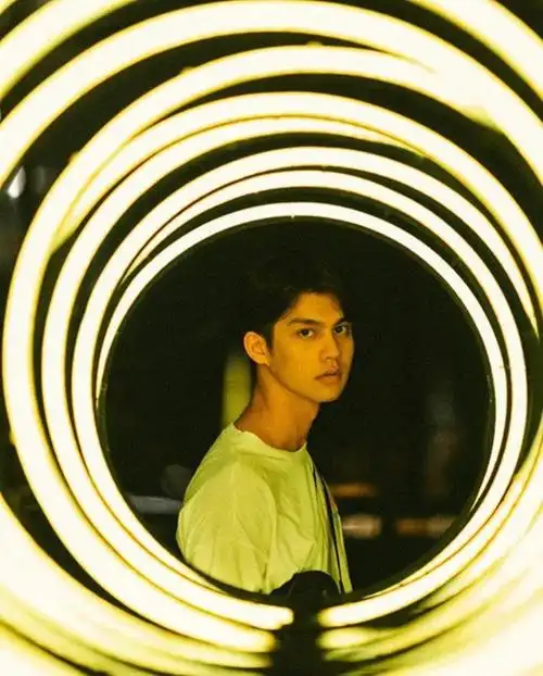 泰国的帅哥颜值逆天的泰国混血帅哥bright