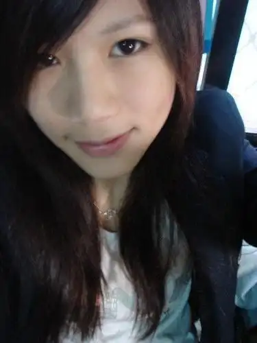 本名:吴旻霈 昵称:大霈或呆门(钻石的英文)  生日:1987年9月22日