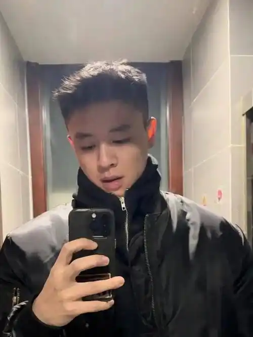 提升颜值的9款男生发型!_侵权_照片_网络