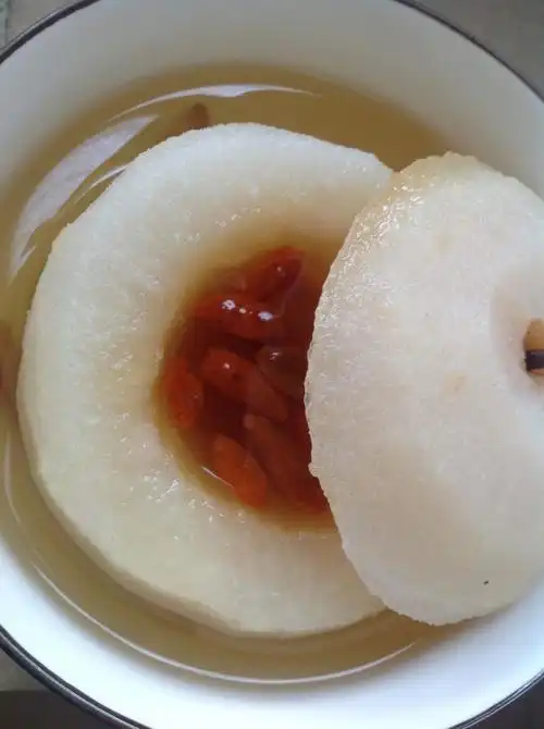 川贝冰糖炖雪梨