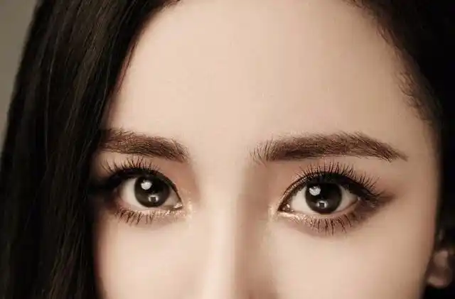 n杨颖,一双灵动的大眼睛,仿佛可以融化世间所有阴霾!n