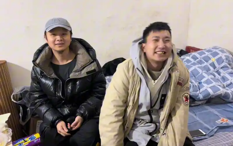 坤坤没有钱回家过年,今年决定留守济南,真的太艰难了!