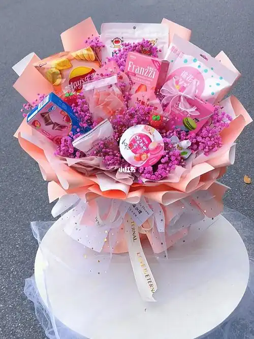 女孩子生日礼物  #粉色系花束  #零食花束  #创意零食花束