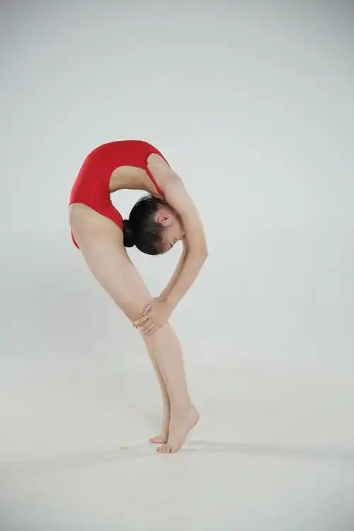 如何正确解决舞蹈基本功中的软开度问题!