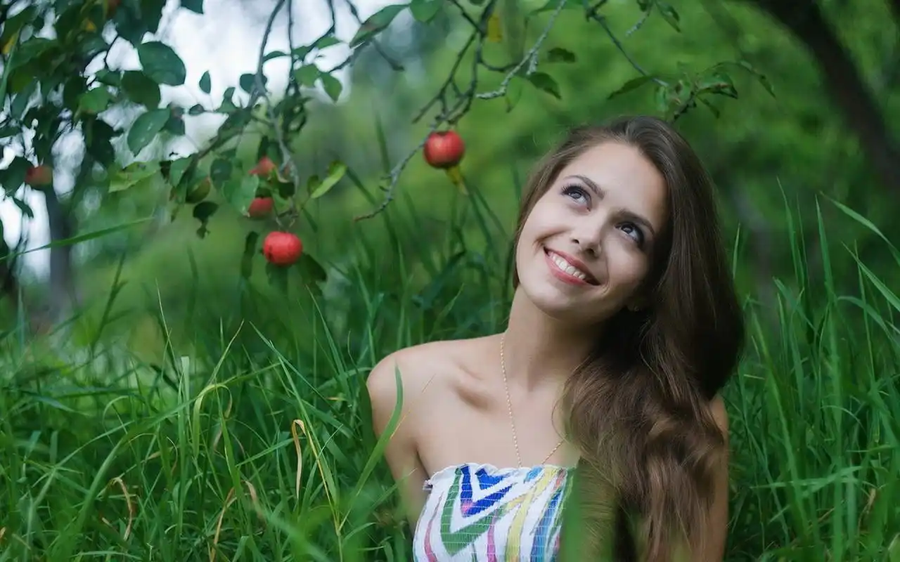 精选性感火辣身材的欧美长腿美女模特高清桌面壁纸大图片下载