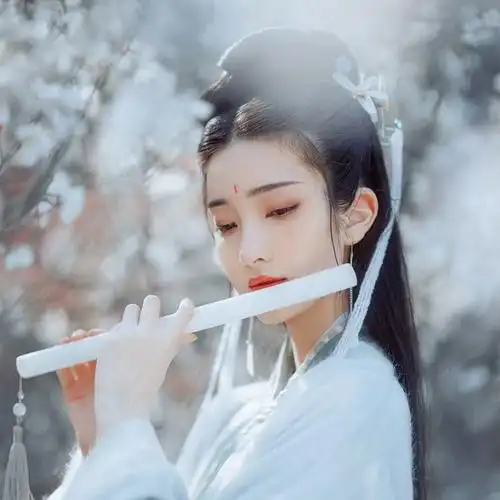 唯美吹箫的白衣古风美女头像,太仙了