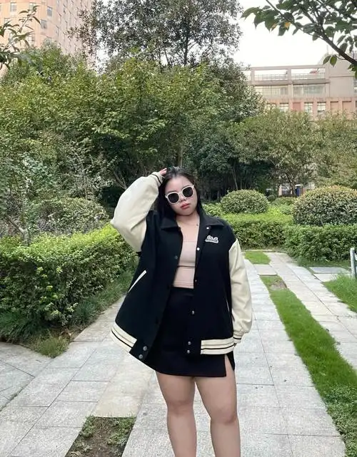 我是小金身高155体重141斤胸围103 腰围84 臀围106大腿围64小腿围40的