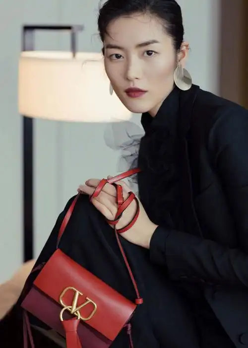 超模刘雯亮相某品牌商业活动_行业内参_资讯_模特中国