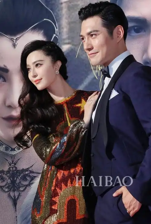 《爵迹》首映礼亚斯蓝帝国战士们红毯斗艳