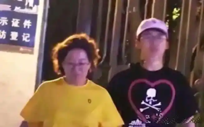 郭麒麟的生母胡中惠