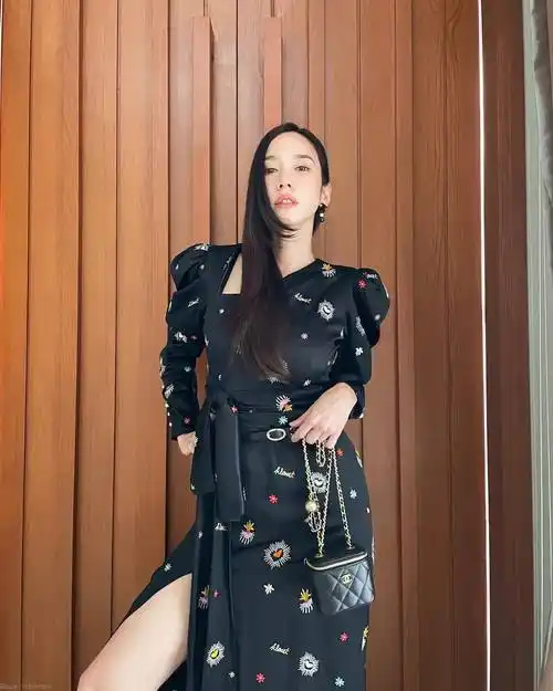 八个卦李海娜和姐夫