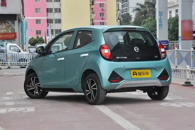 89万元,我们以贷款购车为例,首付比例30%,贷款期限36个月,首付金额为