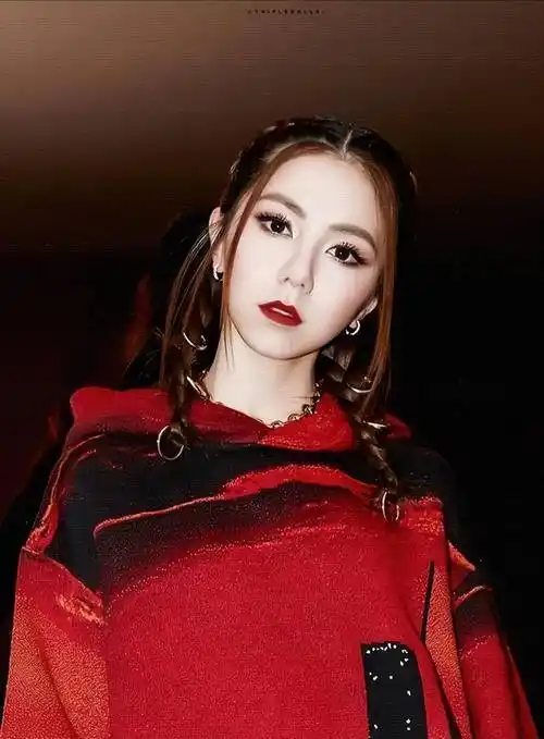 原创邓紫棋自曝一次发布14首新歌超霸气网友够周杰伦发布三张专辑了