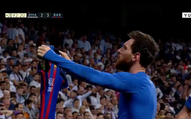 微信80状态梅西绝杀皇马伯纳乌晒球衣