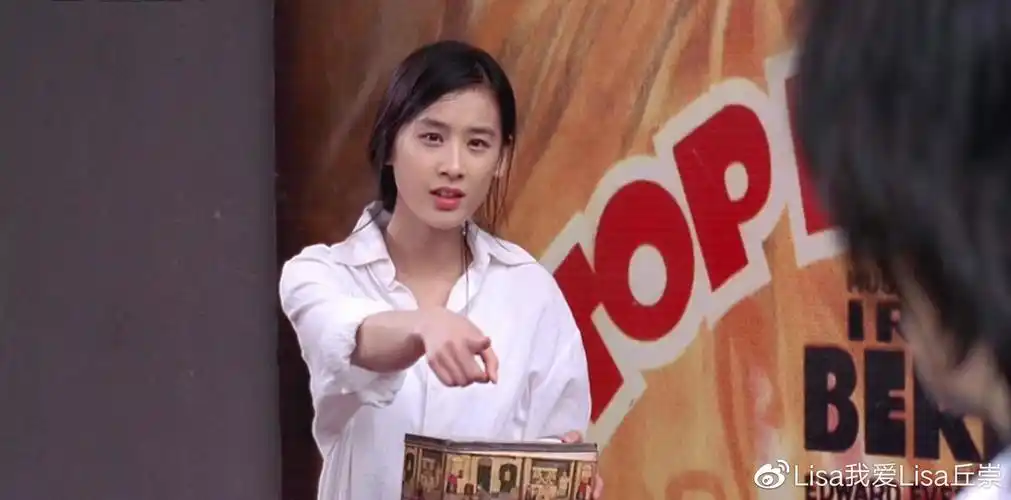 黄圣依在《功夫》中,对着星爷比划的手语啥意思?如今看太讽刺了