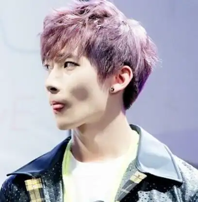 图金成焕个人资料介绍看歌曲偶像万万岁的创作背景