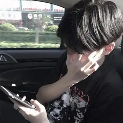 干净大男孩潮男头像图片 ins风高级质感成熟男人头像_男生头像_美头网