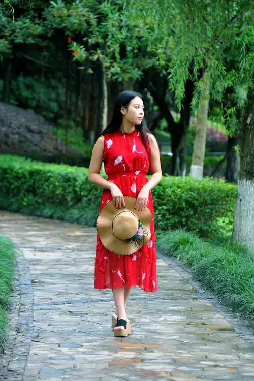 其它 红衣妹纸的闲暇时光(原创) 写美篇拍摄地点:重庆融侨半岛公园