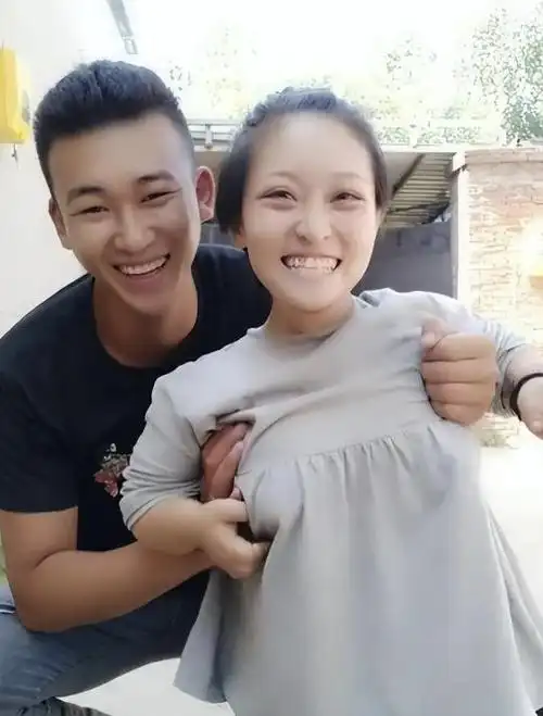 回顾侏儒网红李大可爱身高1米嫁187米河北帅哥结婚2年遭抛弃