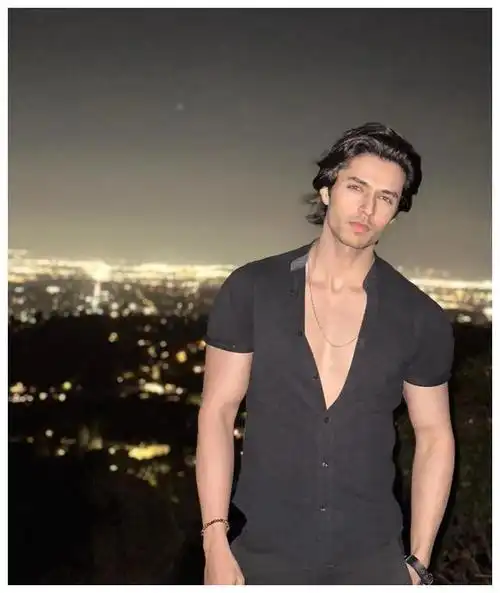 男模|大叔|模特界|最大赢家_网易订阅