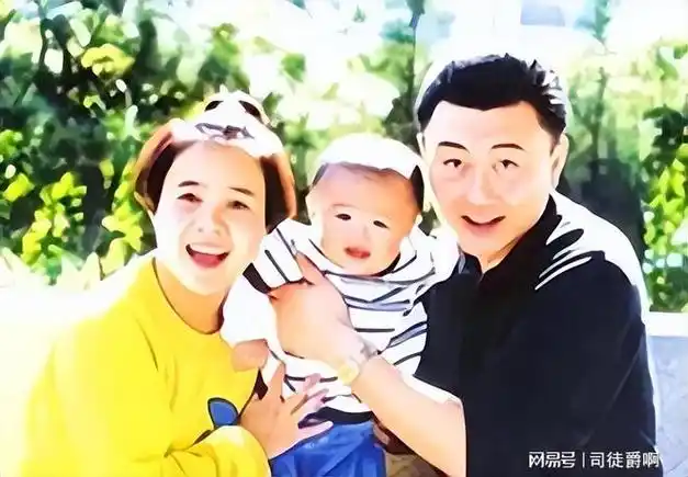 个字,永远跟孩子们在一起|央视|何炅|聪明屋|春晚主持人阵容_网易订阅