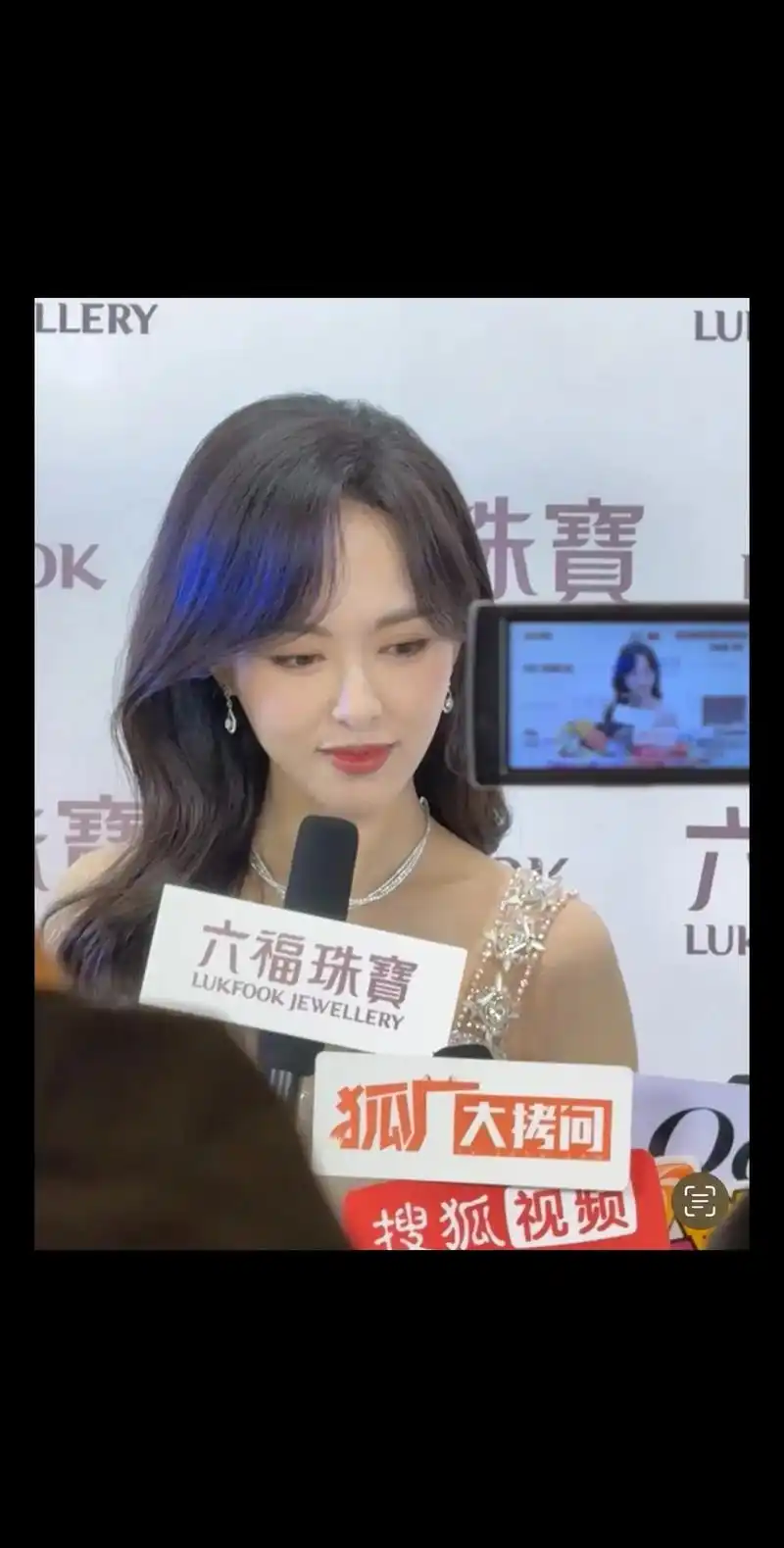 唐嫣今日活动神图! 未修图生图版!我觉得我拍的比工作室好看哈 - 抖音