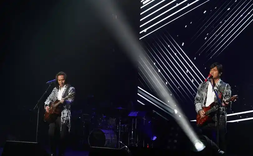 动力火车"都是因为爱 世界巡演唱会"洛杉矶收官 官宣唱回小巨蛋