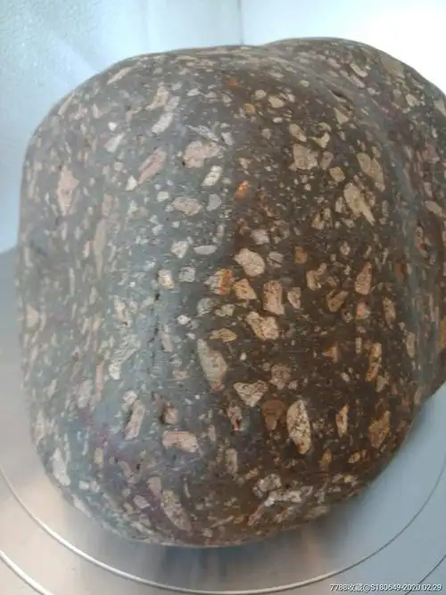 月球角砳陨石(中磁)