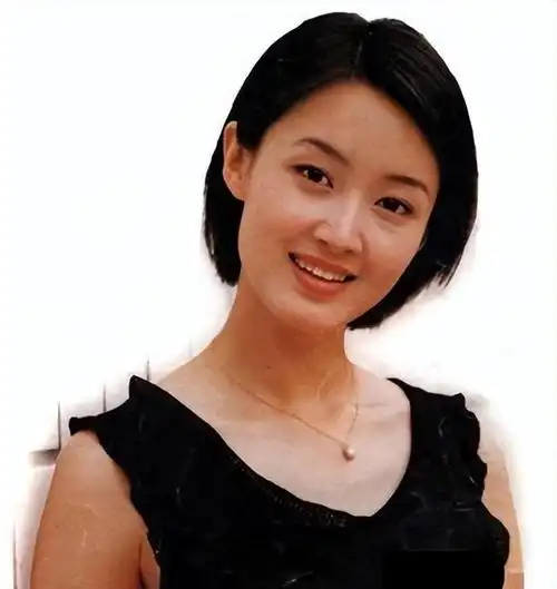 原本的目的是协助妻子对抗不良的媒体,但出乎意料的是,路金波陷入了