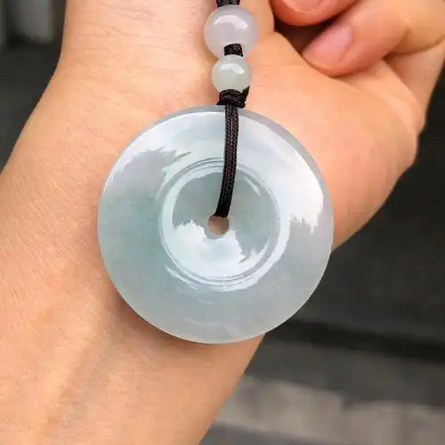 翡翠平安扣吊坠