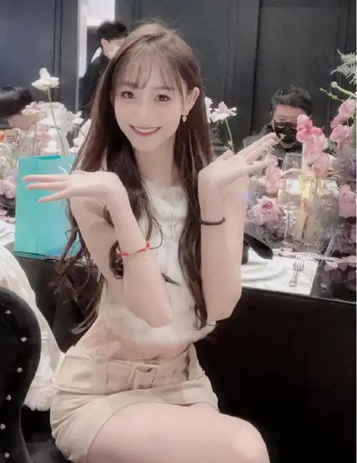 离了婚还要天天被骂斗鱼南波儿哭诉亏本直播还要和丑男做cp