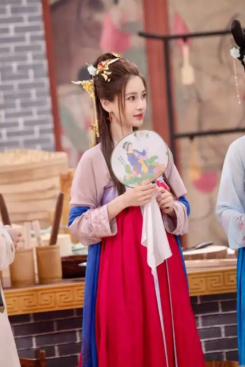 杨颖最新复古汉服造型巧笑倩兮美目盼兮古典韵味十足