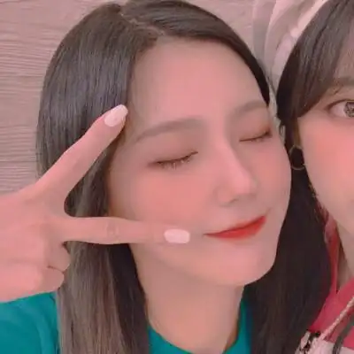 宋雨琦闺蜜头像.