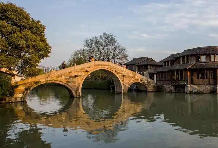 乌镇的三孔桥.
