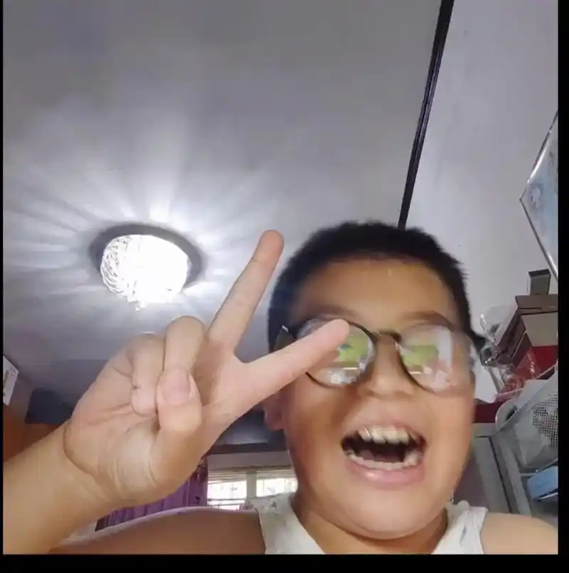 偶遇小学生自拍