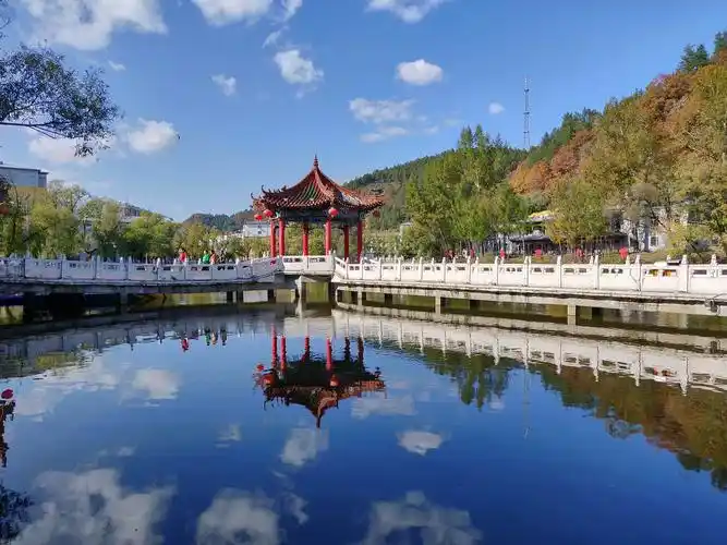 南岔风光最美不过月牙湖