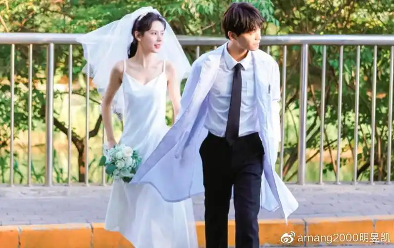 杨紫李现还好,看到赵丽颖:血槽已空