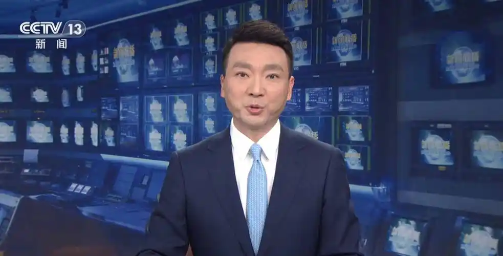 央视《新闻联播》主播出镜率调整,康辉重回门面,严於信被下放_工作_市