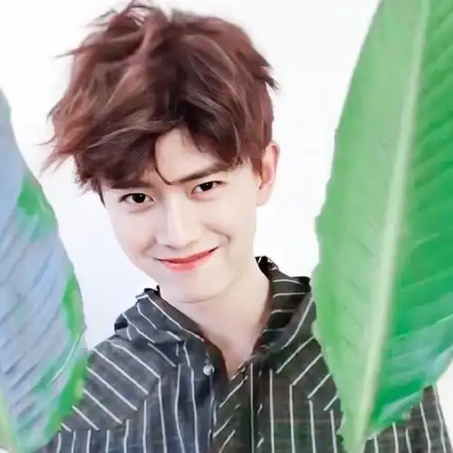 任嘉伦笑起来,可以杀了我啊.姐妹们有他笑起来的图分享吗?