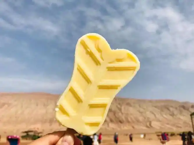 以后是你啊新疆吐鲁番火焰山的芭蕉扇造型雪糕也是非常有地方特色了!