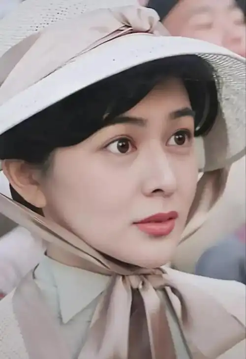 90年代年轻时关之琳电影中十三姨的剧照经典至今无人超越