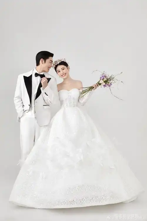 很难不爱7515这组温柔又治愈的韩式婚纱照  风格:室内|光影|简约