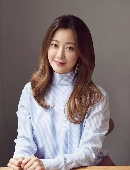 宋慧乔宋仲基离婚,金喜善谈婚姻观,网友:旁观者清!_夫妻_爱情_感情