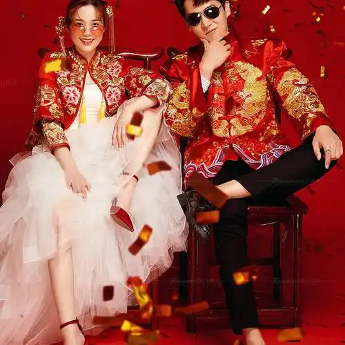 传统婚嫁习俗混搭新潮"嫁衣",酱紫的中式风婚纱照有点潮?