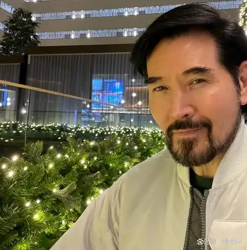 费翔为新戏刮掉胡子,更帅了?