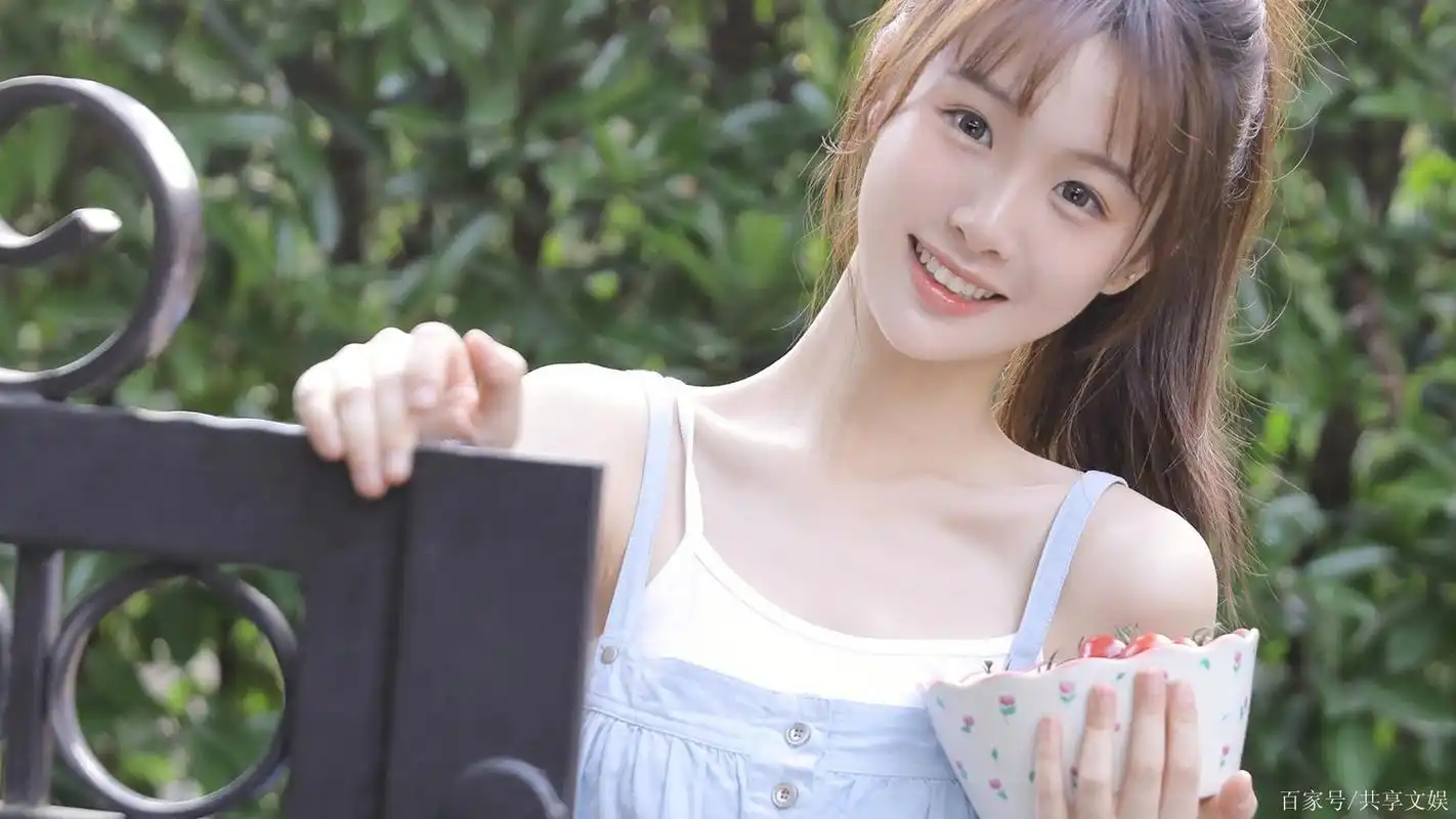 甜美可爱的美女