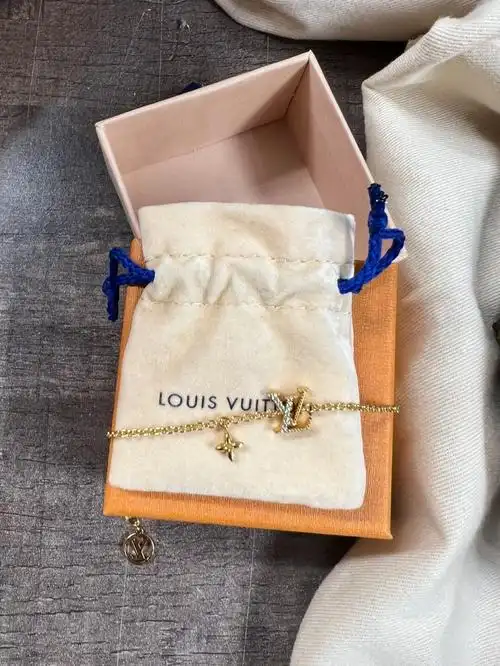 lv珠宝同款手链,性价比之王,禁言小窗聊