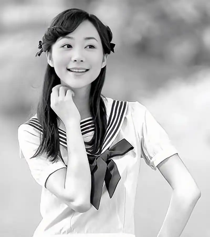 韩雪老照片,长相甜美五官精致,身材苗条犹如仙女